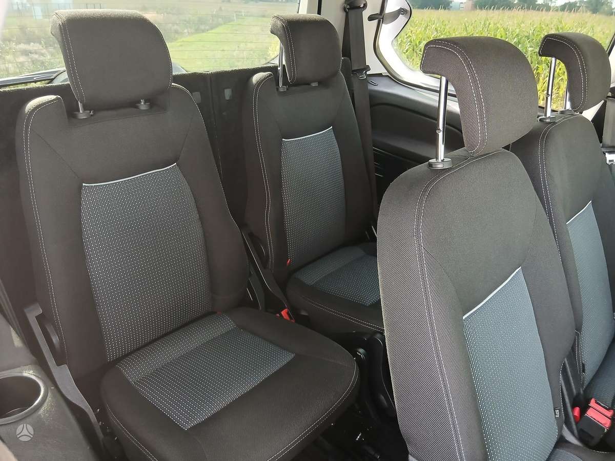 Ford Galaxy 2013 — photo 33