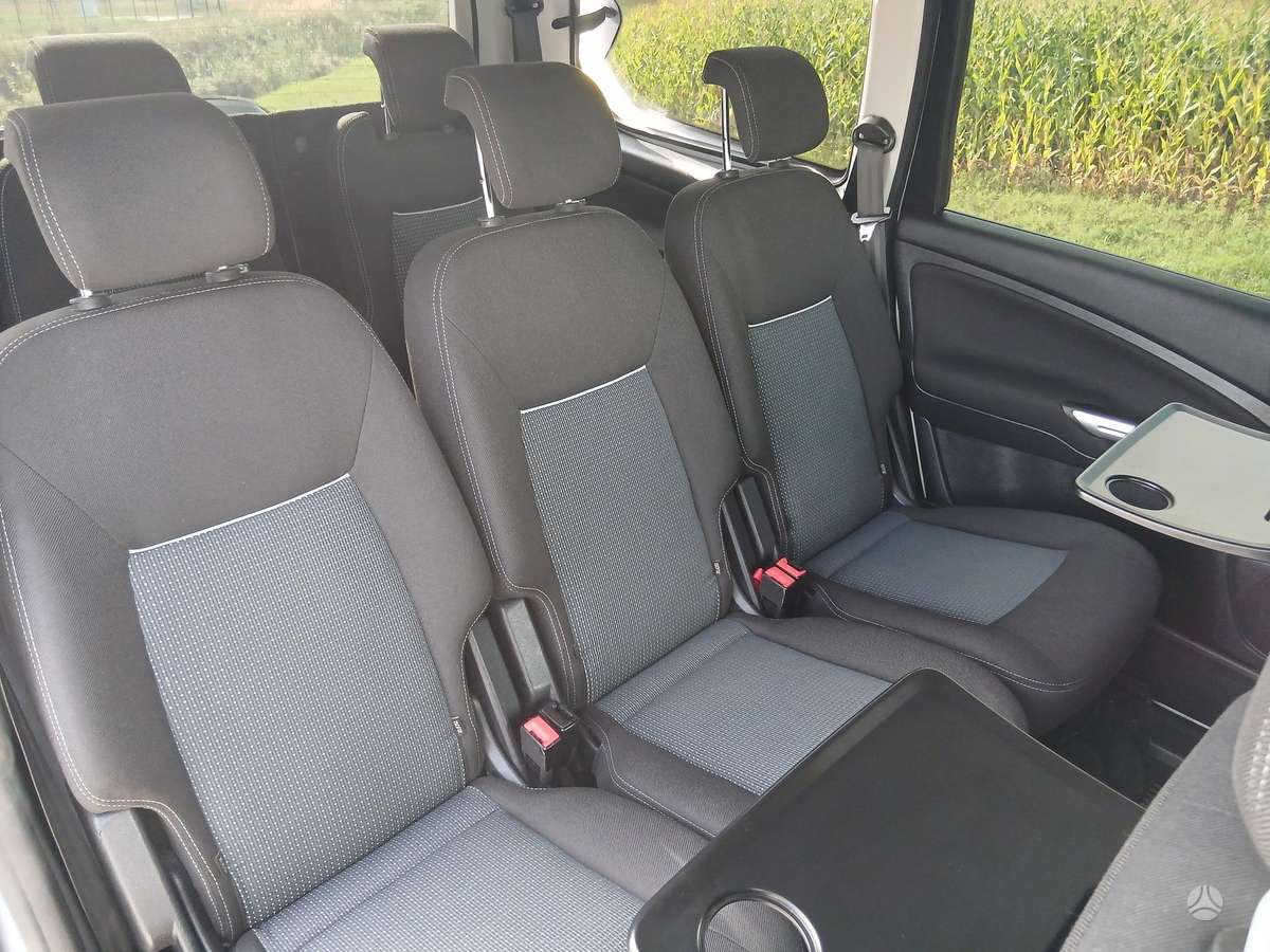Ford Galaxy 2013 — photo 34