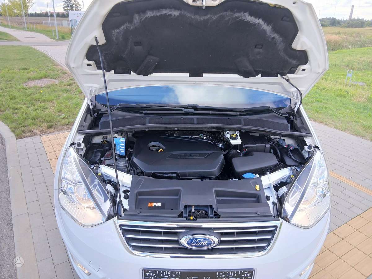 Ford Galaxy 2013 — photo 38