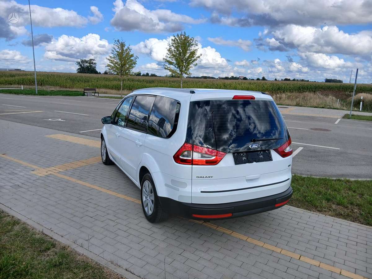 Ford Galaxy 2013 — photo 6