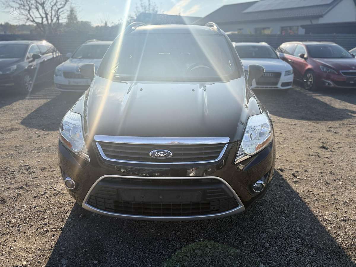 Ford Kuga 2011 — вигляд ззаду