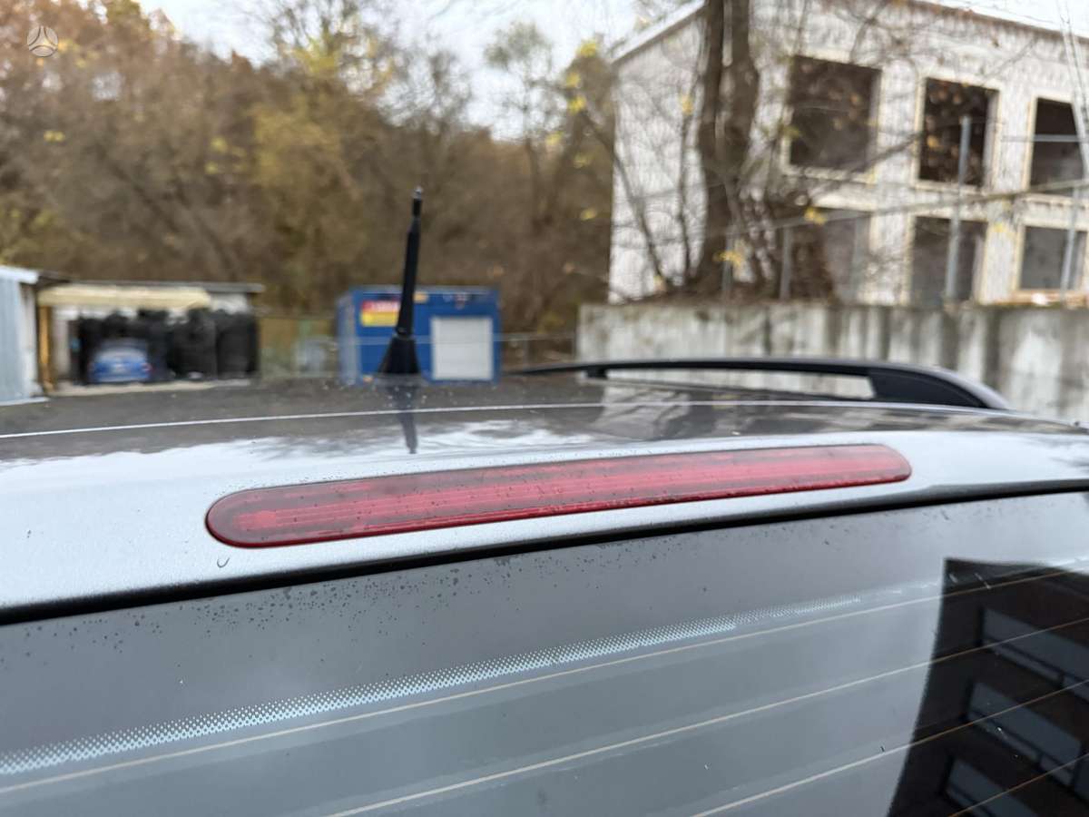 Volkswagen Touran 2006 — photo 16