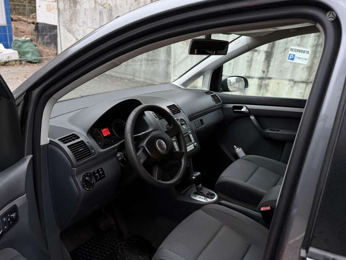 Volkswagen Touran 2006 — photo 17