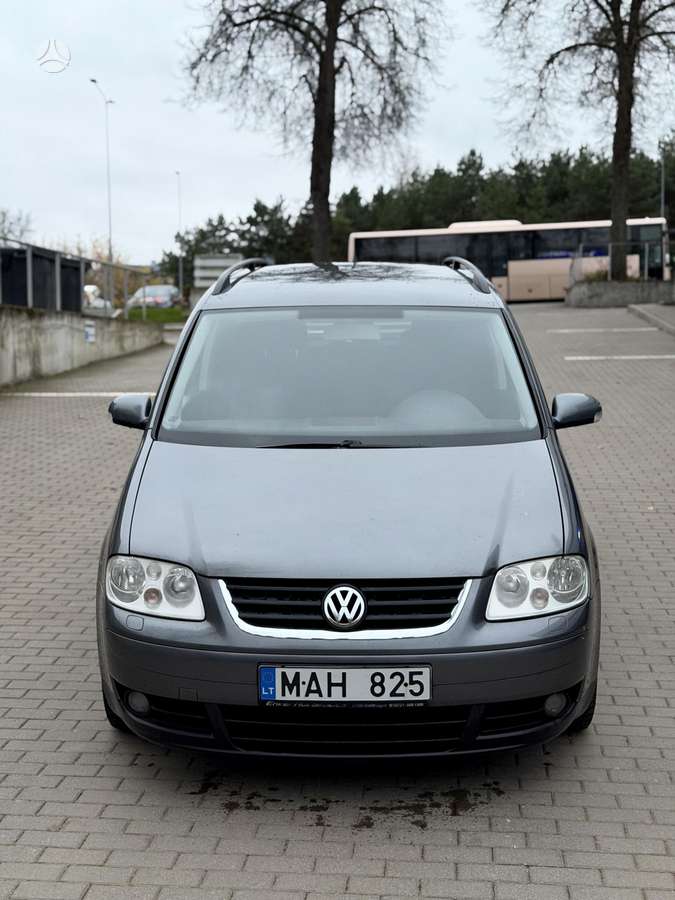 Volkswagen Touran 2006 — interior