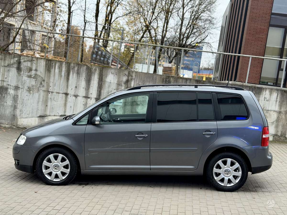 Volkswagen Touran 2006 — engine 1900 cm³