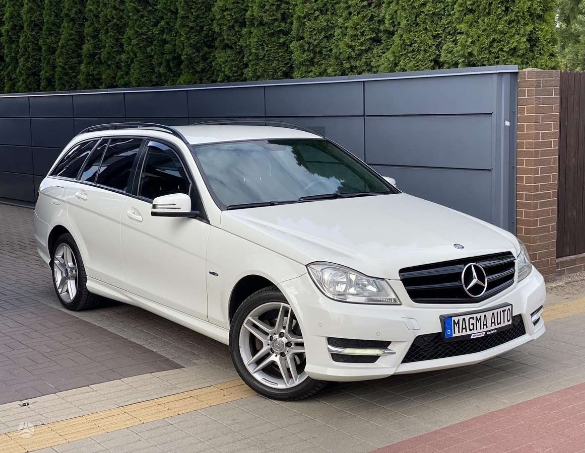 Mercedes-Benz C200 2012 — photo 10