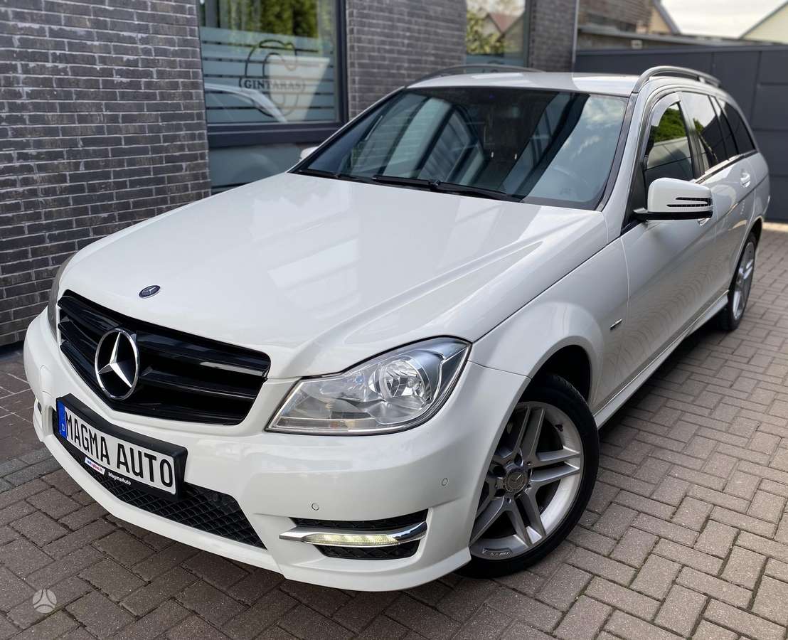 Mercedes-Benz C200 2012 — photo 12