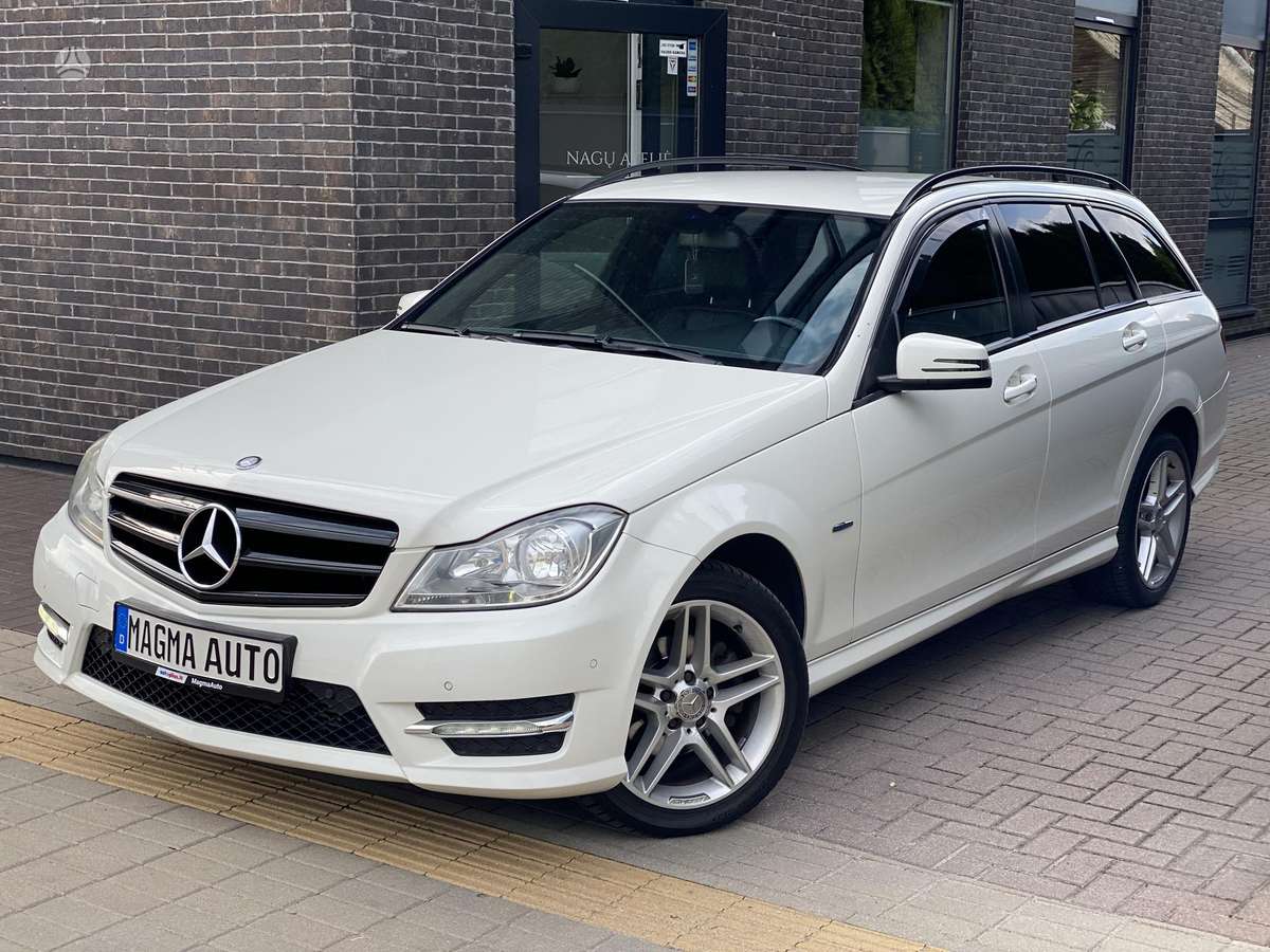 Mercedes-Benz C200 2012 — photo 18