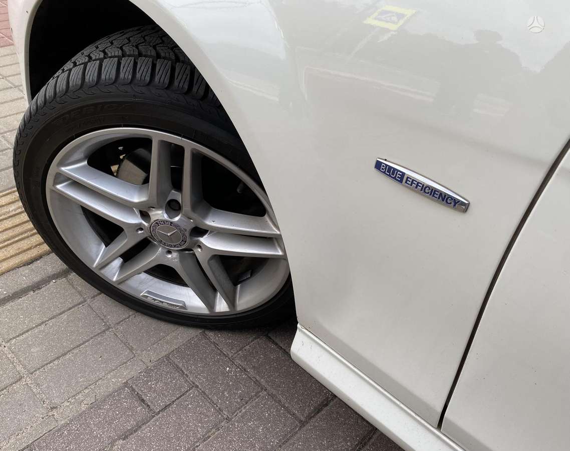 Mercedes-Benz C200 2012 — photo 21