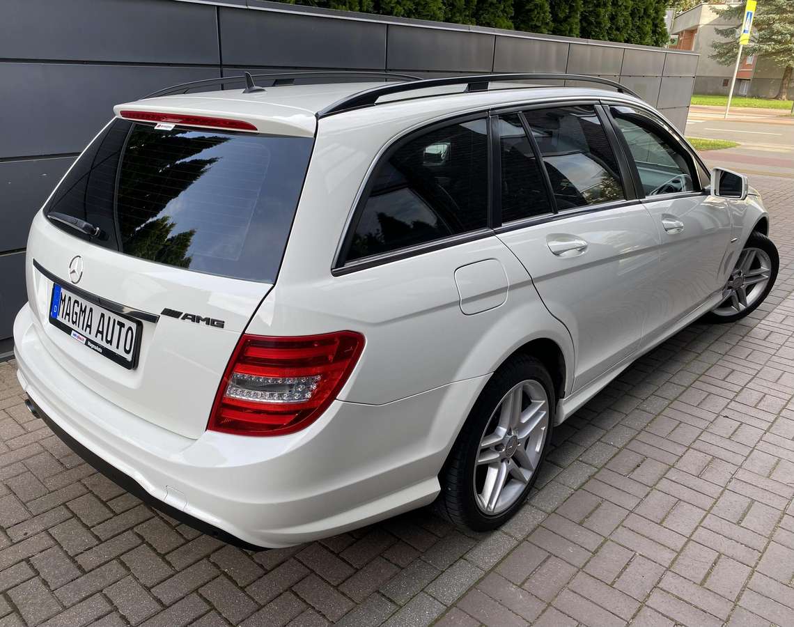 Mercedes-Benz C200 2012 — photo 25