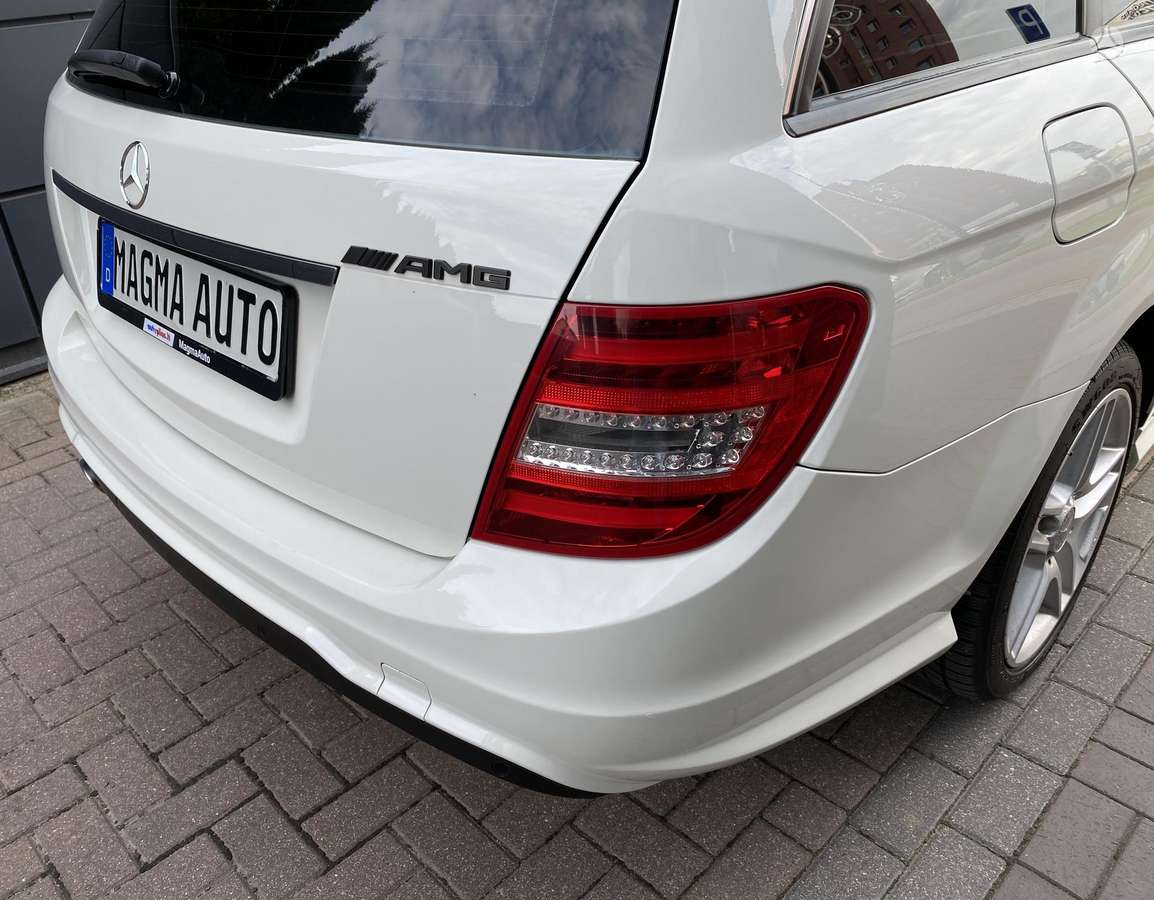 Mercedes-Benz C200 2012 — photo 26