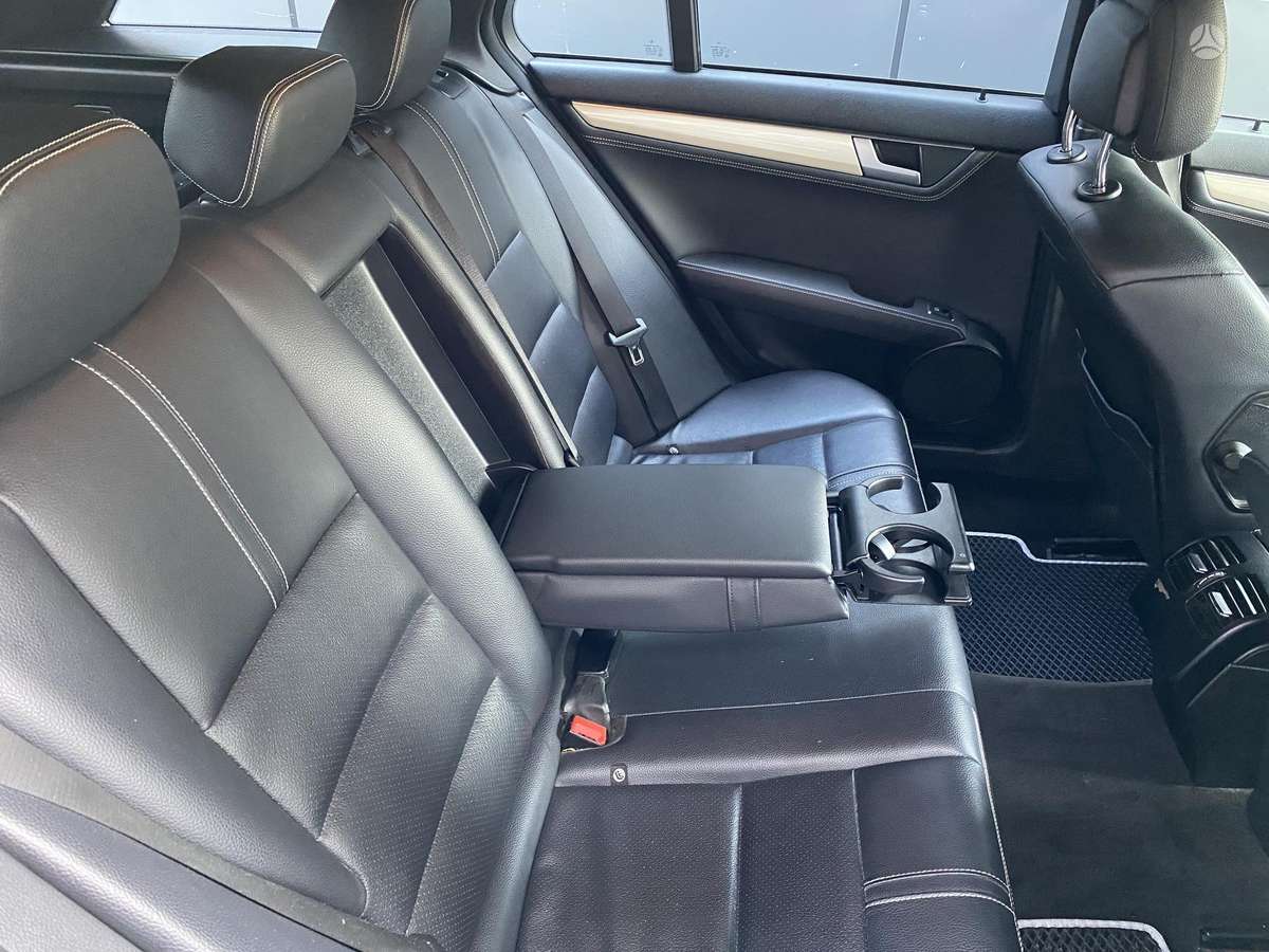 Mercedes-Benz C200 2012 — photo 53