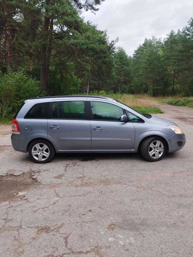 Opel Zafira 2009 — photo 5