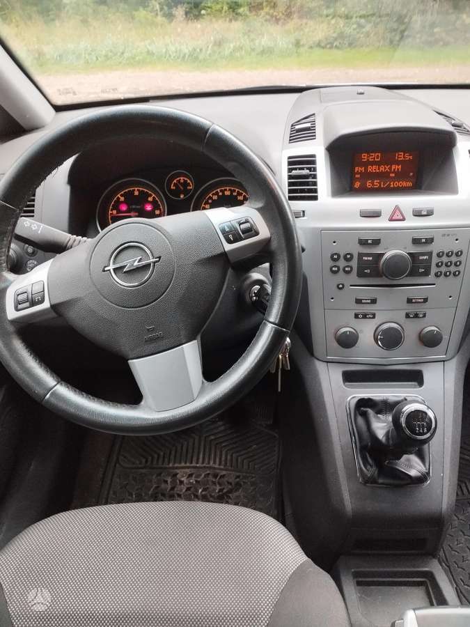 Opel Zafira 2009 — photo 8