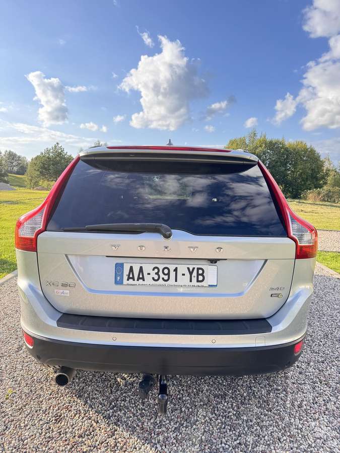 Volvo XC60 2009 — photo 11