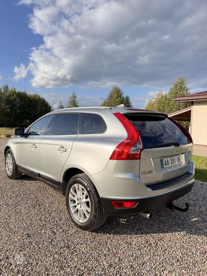 Volvo XC60 2009 — photo 13