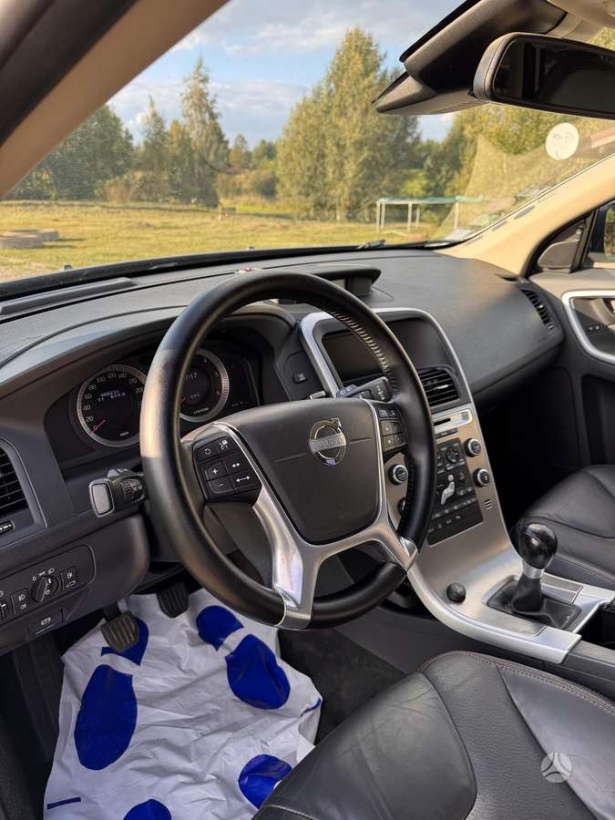 Volvo XC60 2009 — photo 16