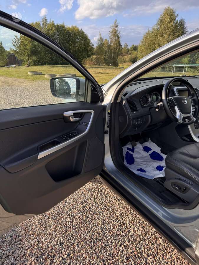 Volvo XC60 2009 — photo 17