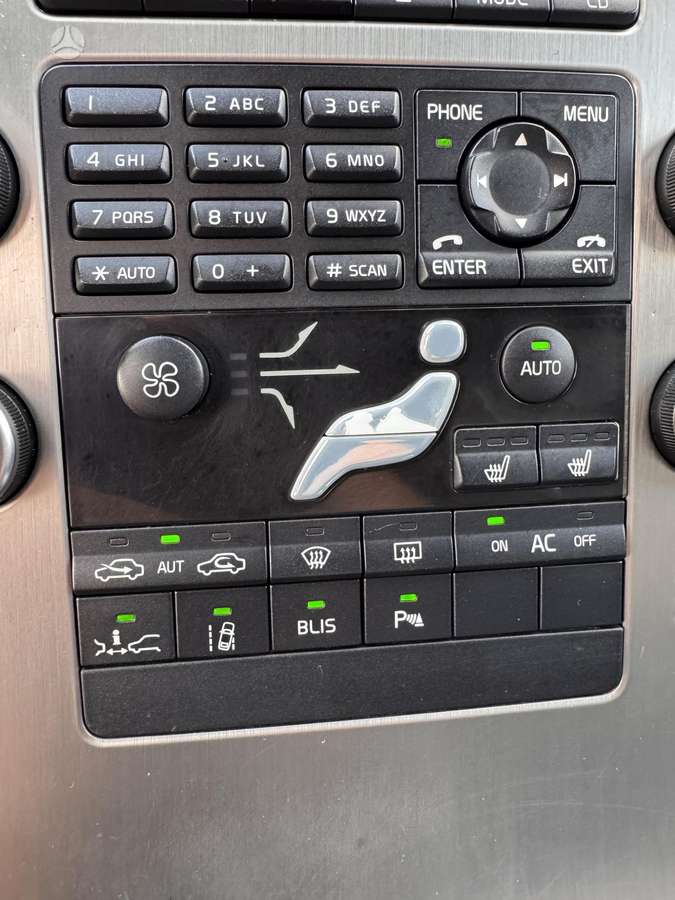 Volvo XC60 2009 — photo 20