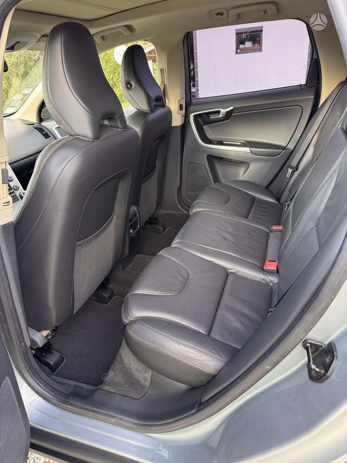 Volvo XC60 2009 — photo 21