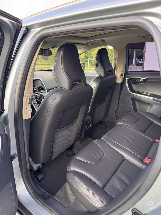 Volvo XC60 2009 — photo 22