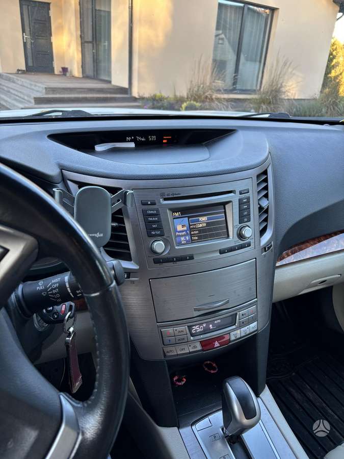 Subaru Outback 2013 — photo 9