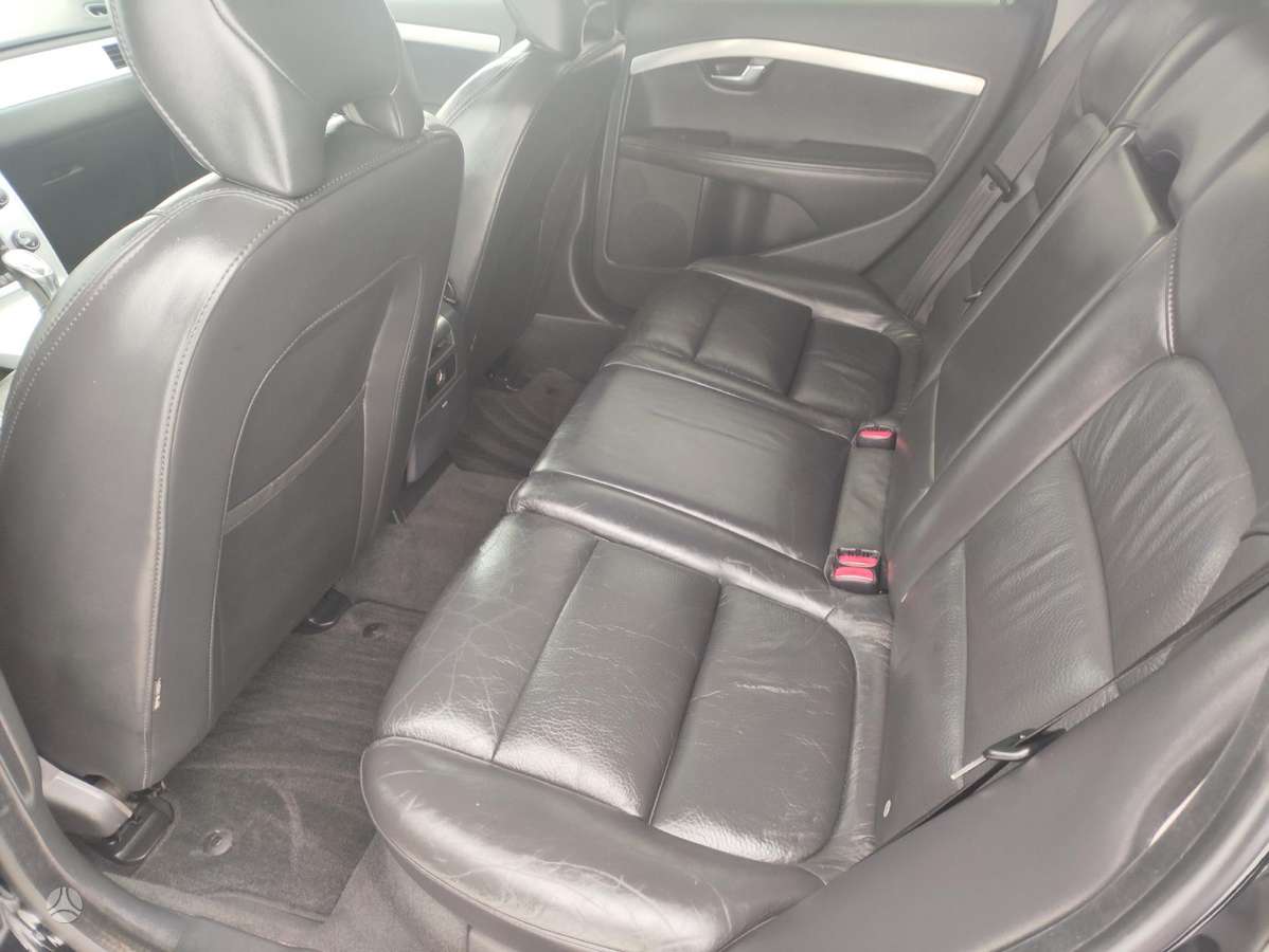 Volvo V70 2013 — photo 10