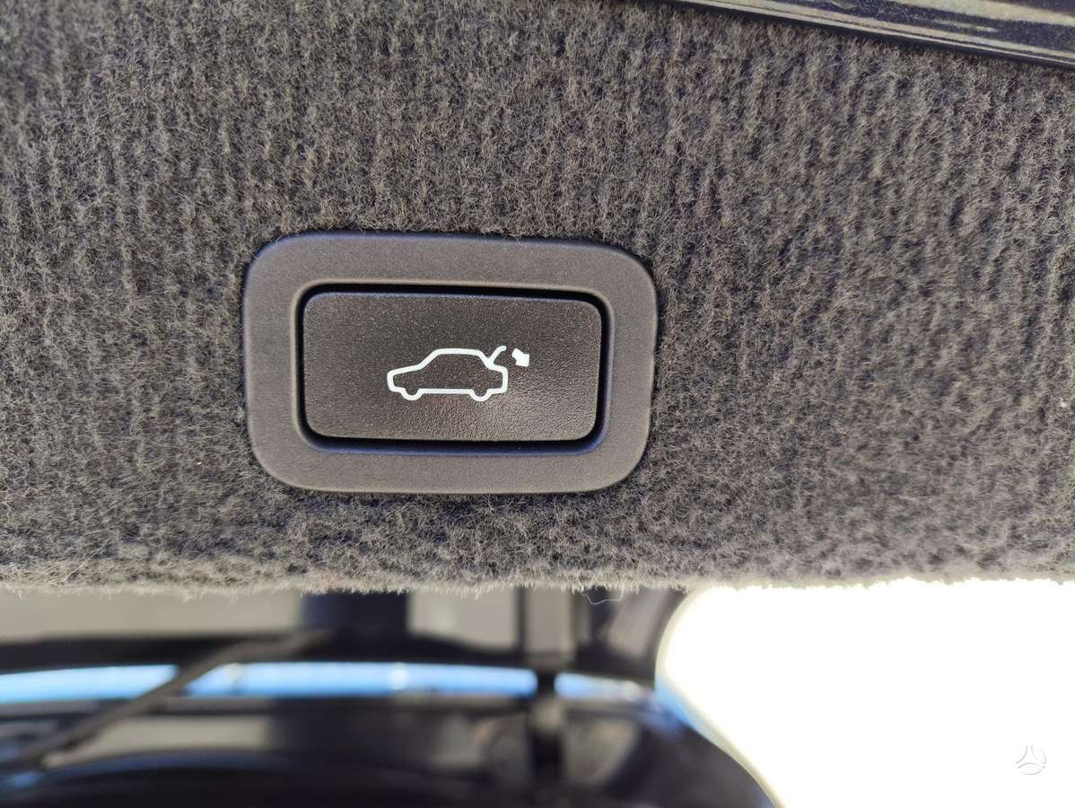 Volvo V70 2013 — photo 11
