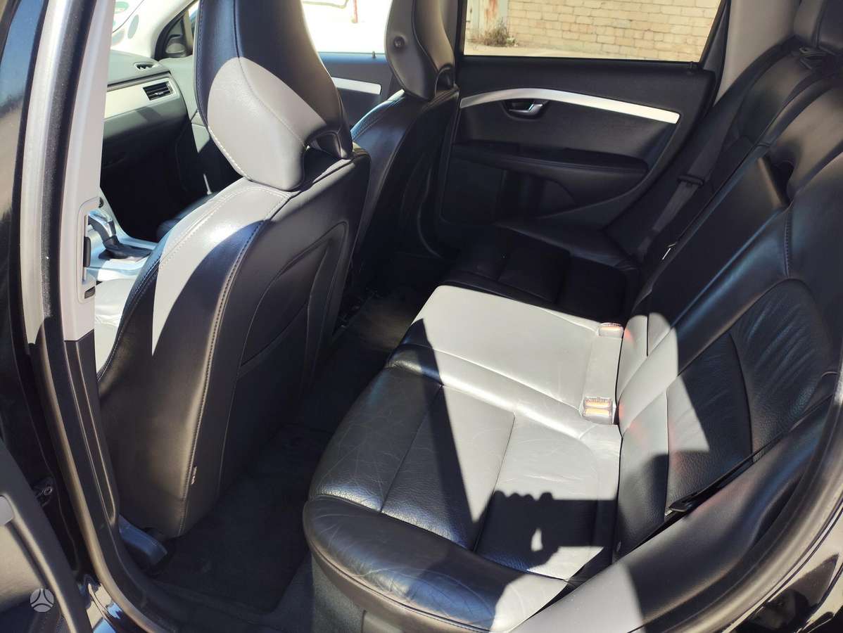 Volvo V70 2013 — photo 12