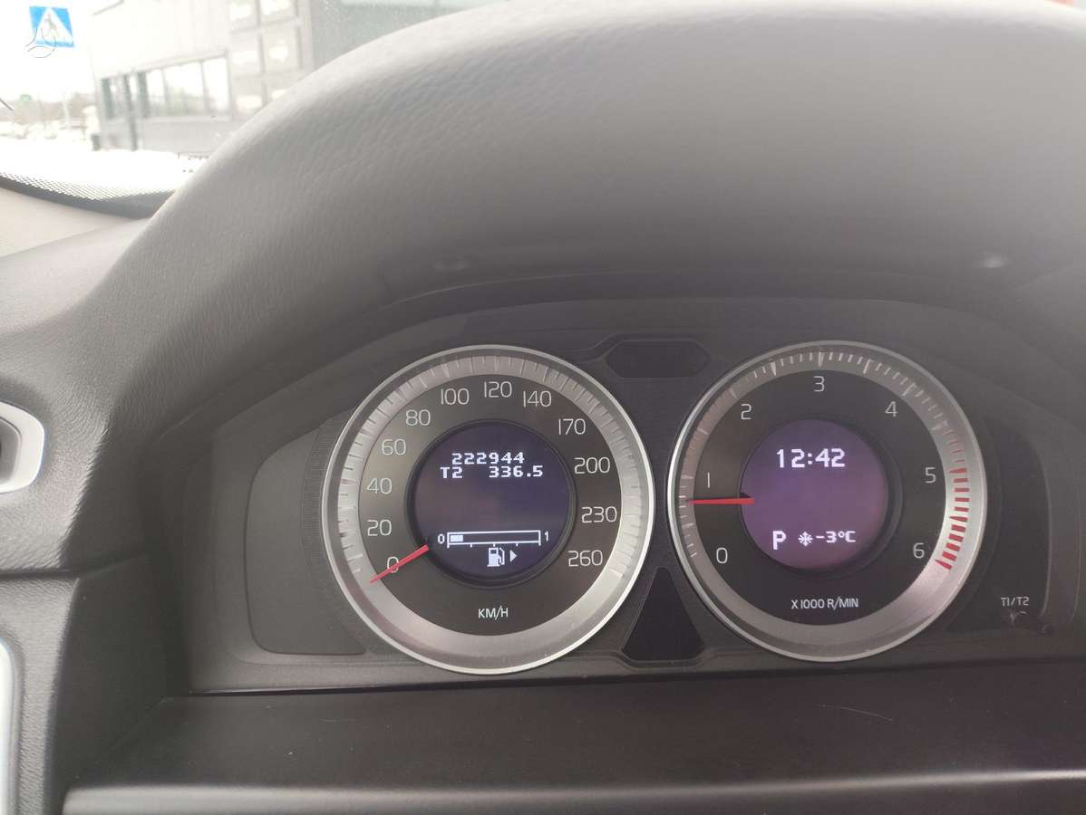 Volvo V70 2013 — photo 6