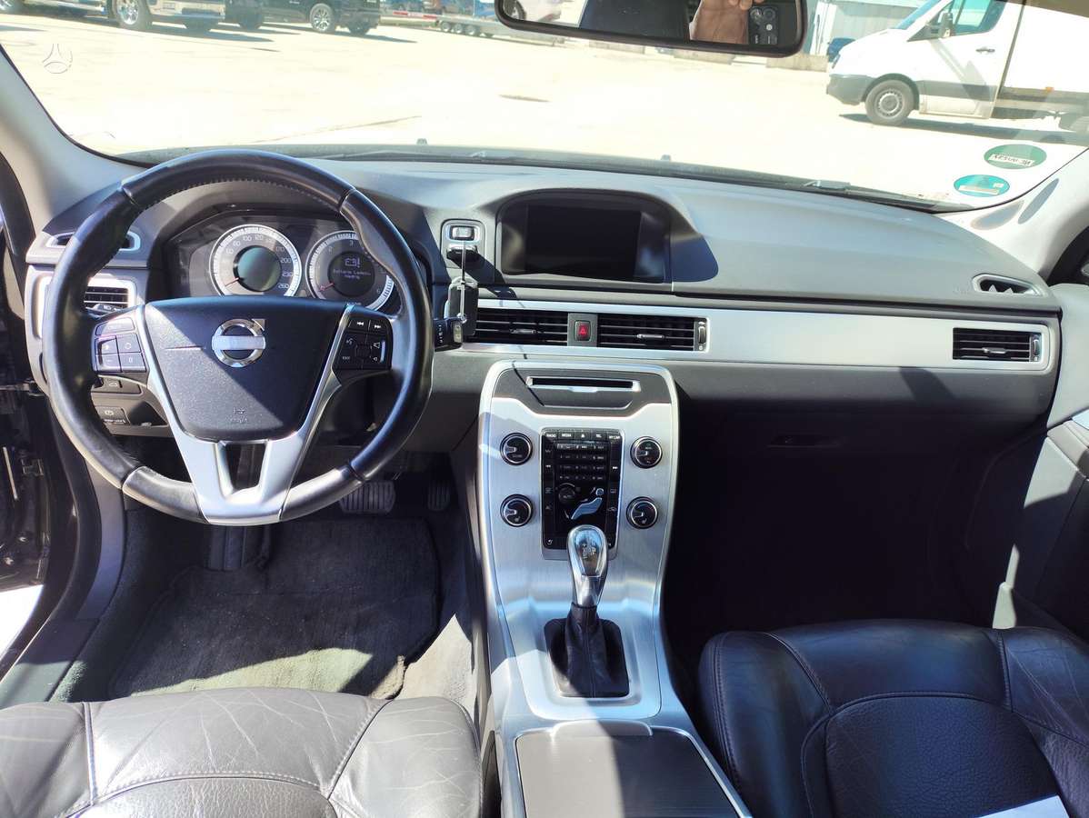 Volvo V70 2013 — photo 9