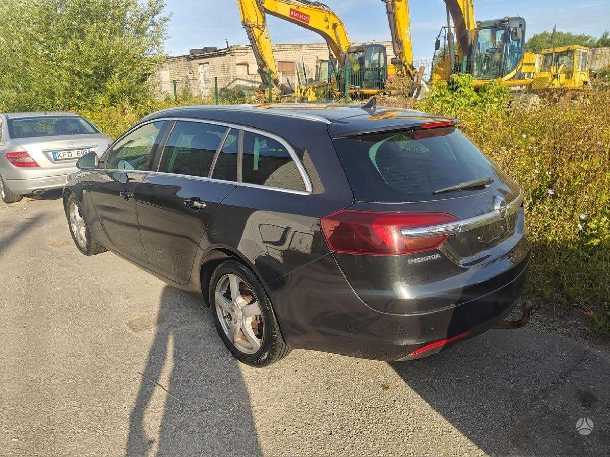 Opel Insignia 2015 — салон