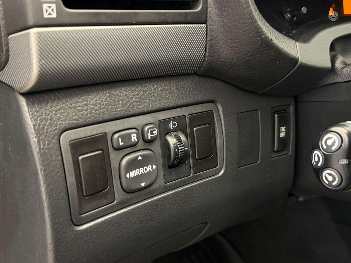 Toyota Avensis 2008 — photo 11
