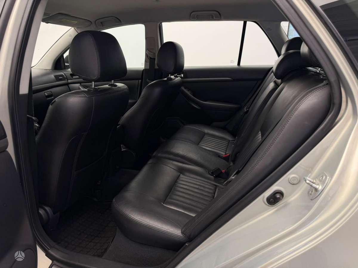 Toyota Avensis 2008 — photo 12