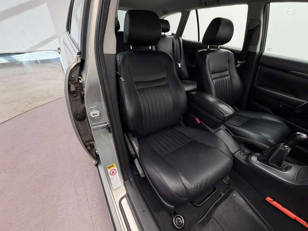 Toyota Avensis 2008 — photo 16