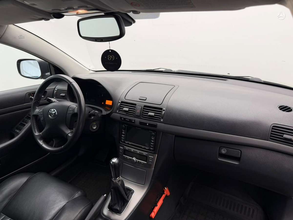 Toyota Avensis 2008 — photo 17