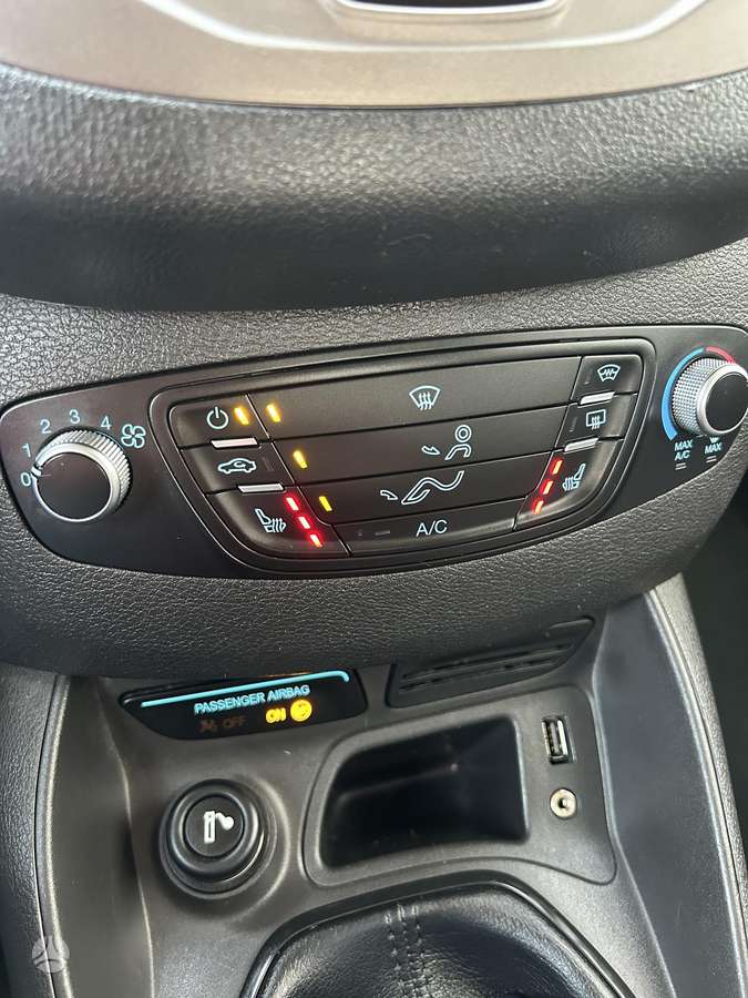 Ford Tourneo 2015 — photo 11