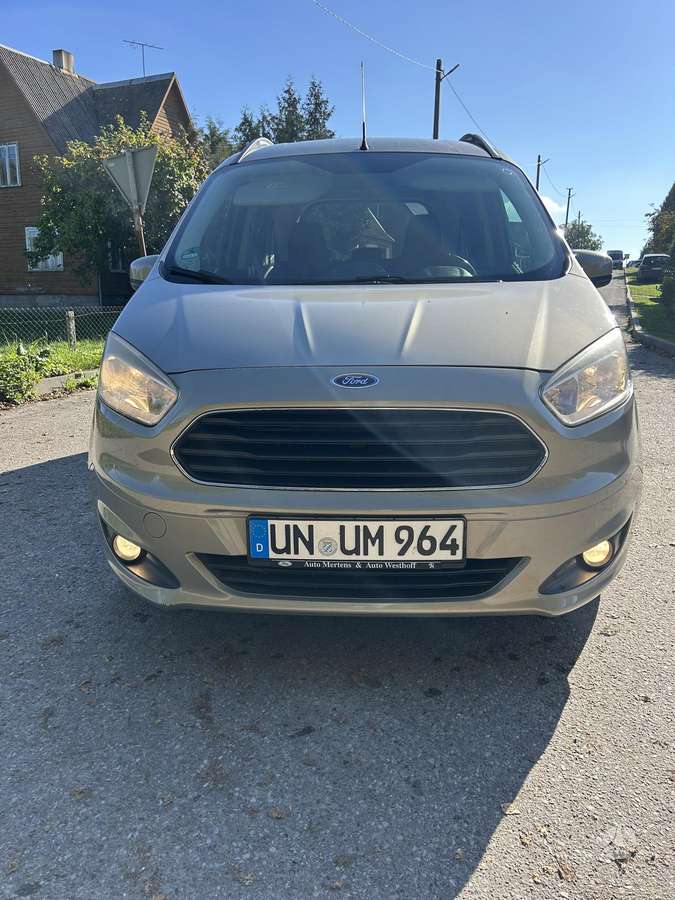 Ford Tourneo 2015 — rear view