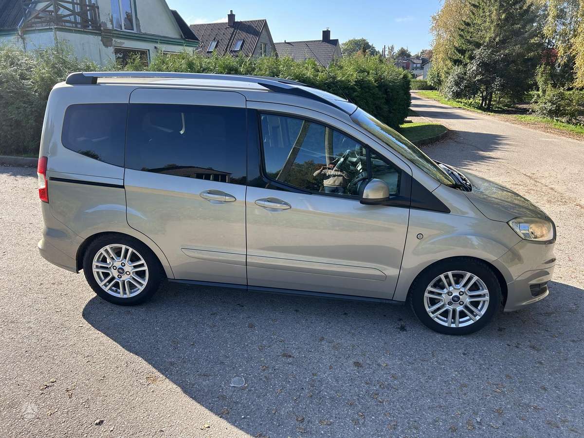 Ford Tourneo 2015 — interior