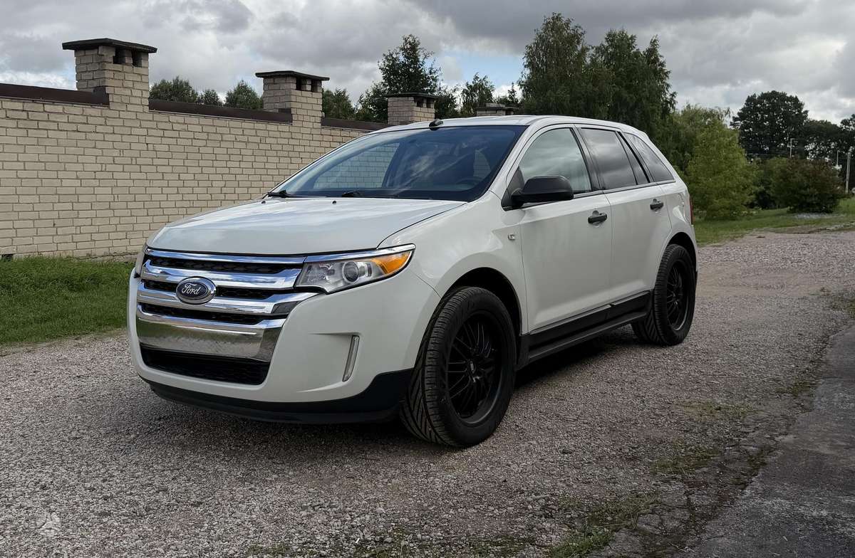 Ford Edge 2013 — вигляд ззаду
