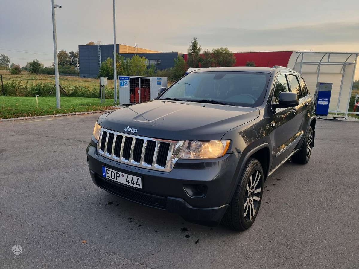 Jeep Grand 2010 — вигляд ззаду