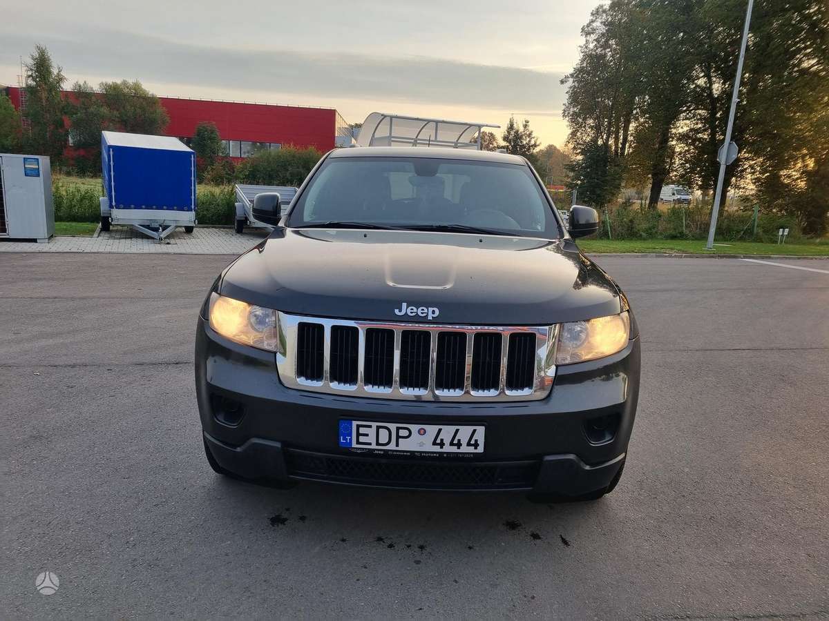 Jeep Grand 2010 — салон
