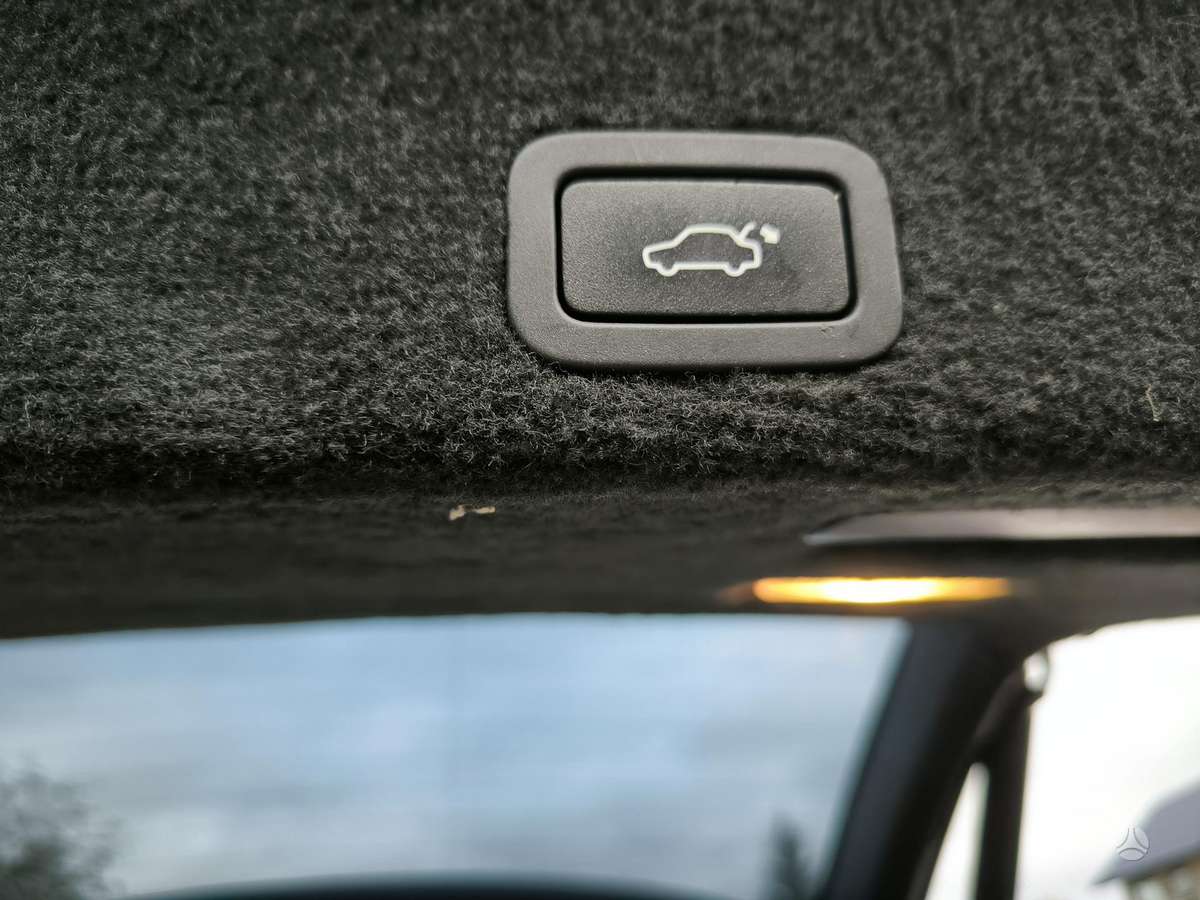 Volvo XC60 2012 — photo 15