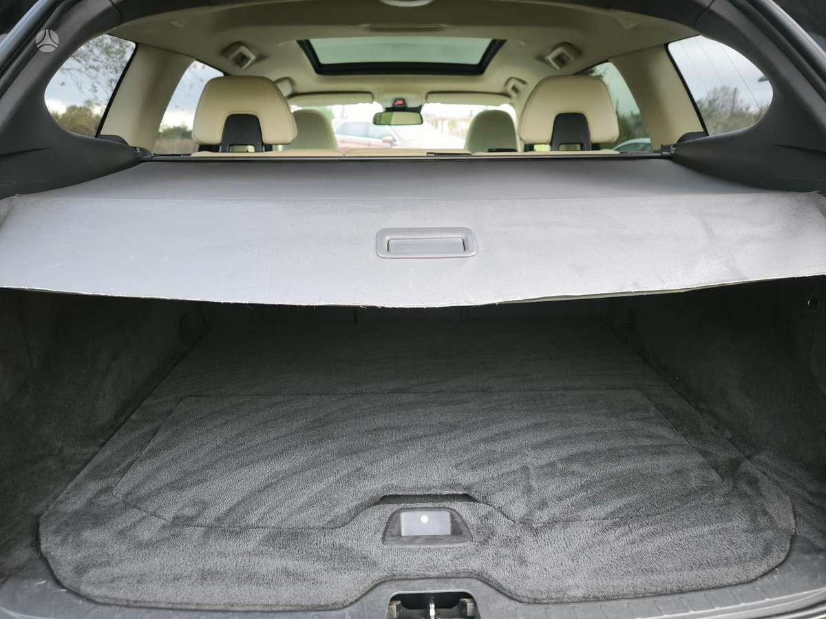 Volvo XC60 2012 — photo 17