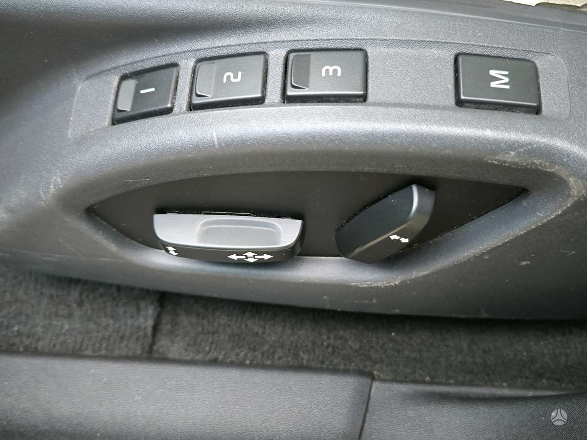 Volvo XC60 2012 — photo 19