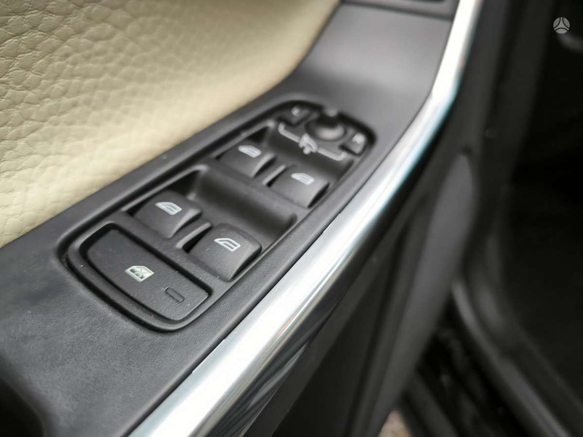Volvo XC60 2012 — photo 20