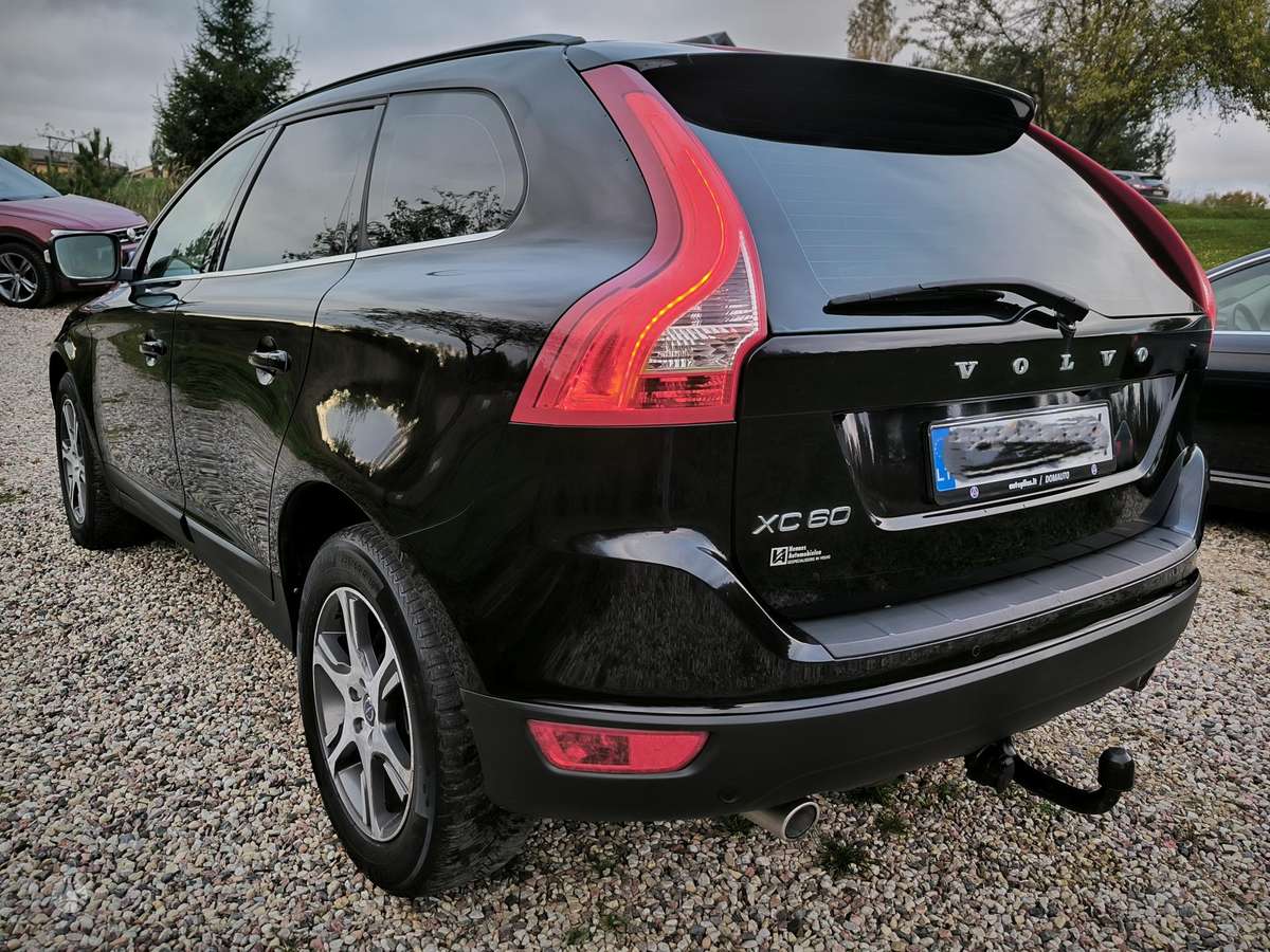 Volvo XC60 2012 — interior