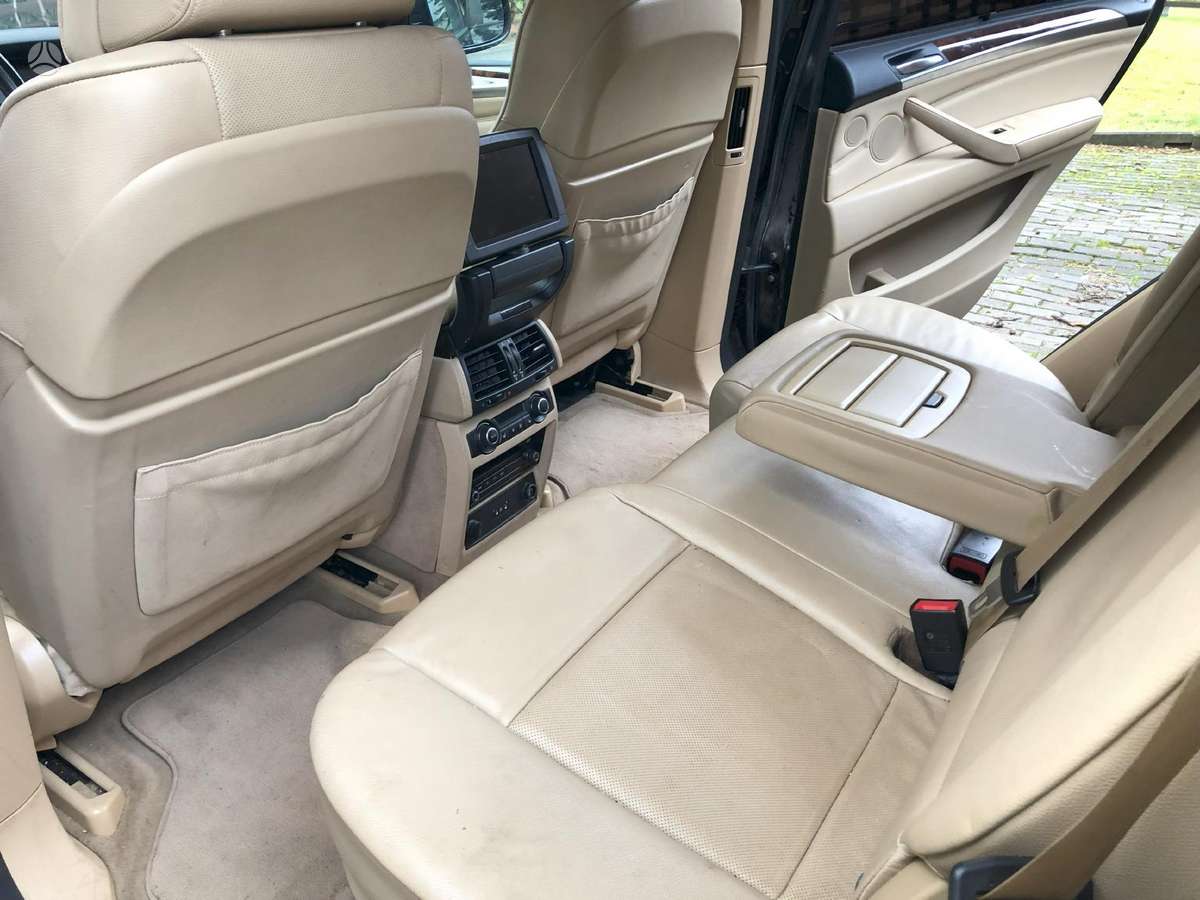 BMW X5 2012 — photo 12