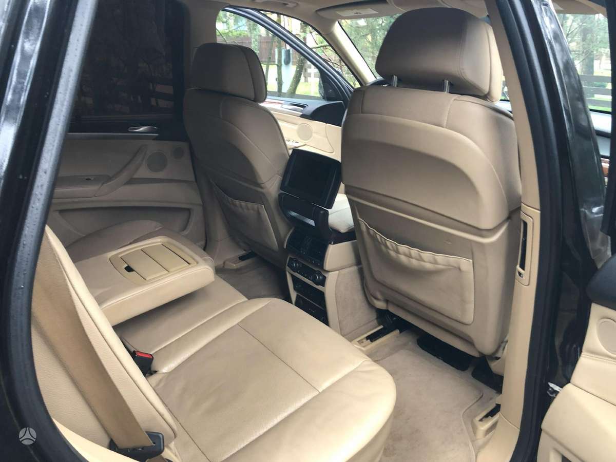 BMW X5 2012 — photo 13