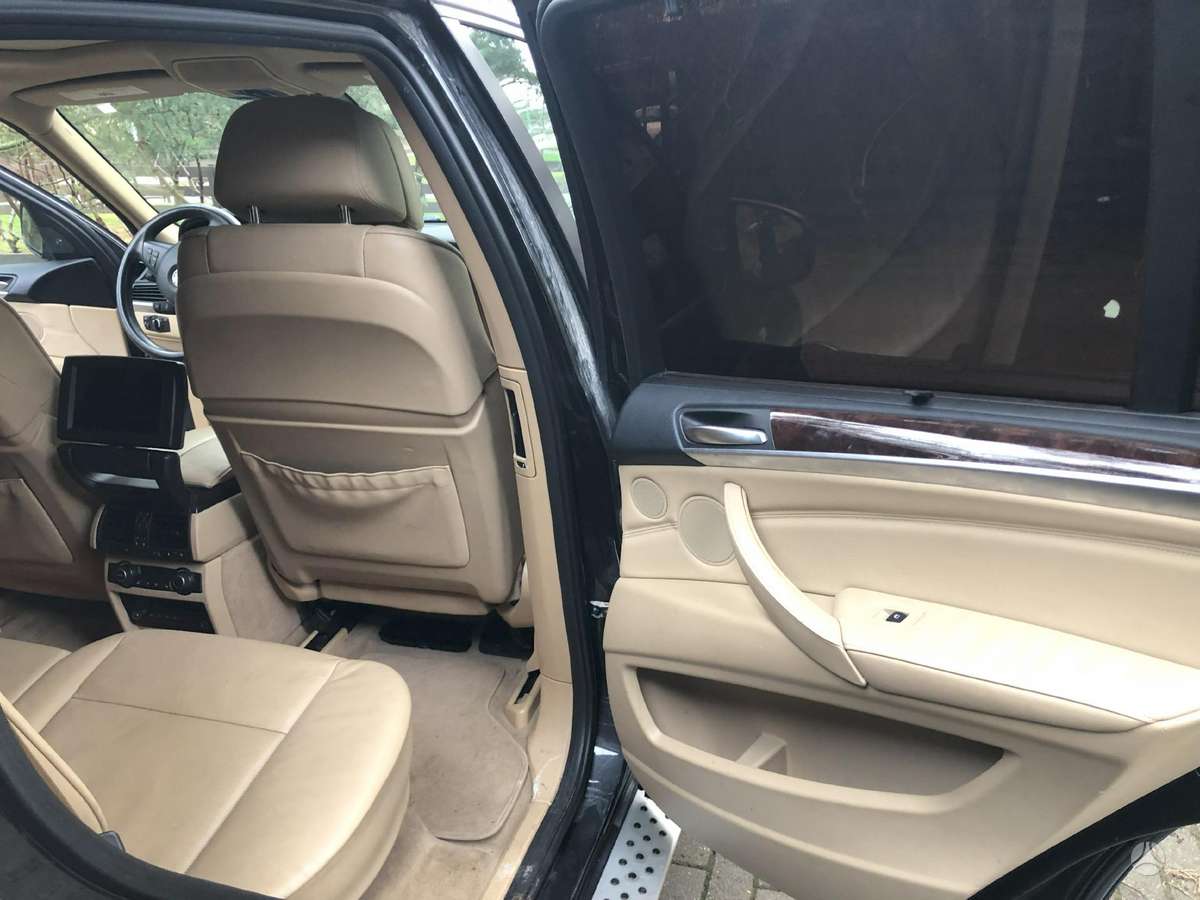BMW X5 2012 — photo 14